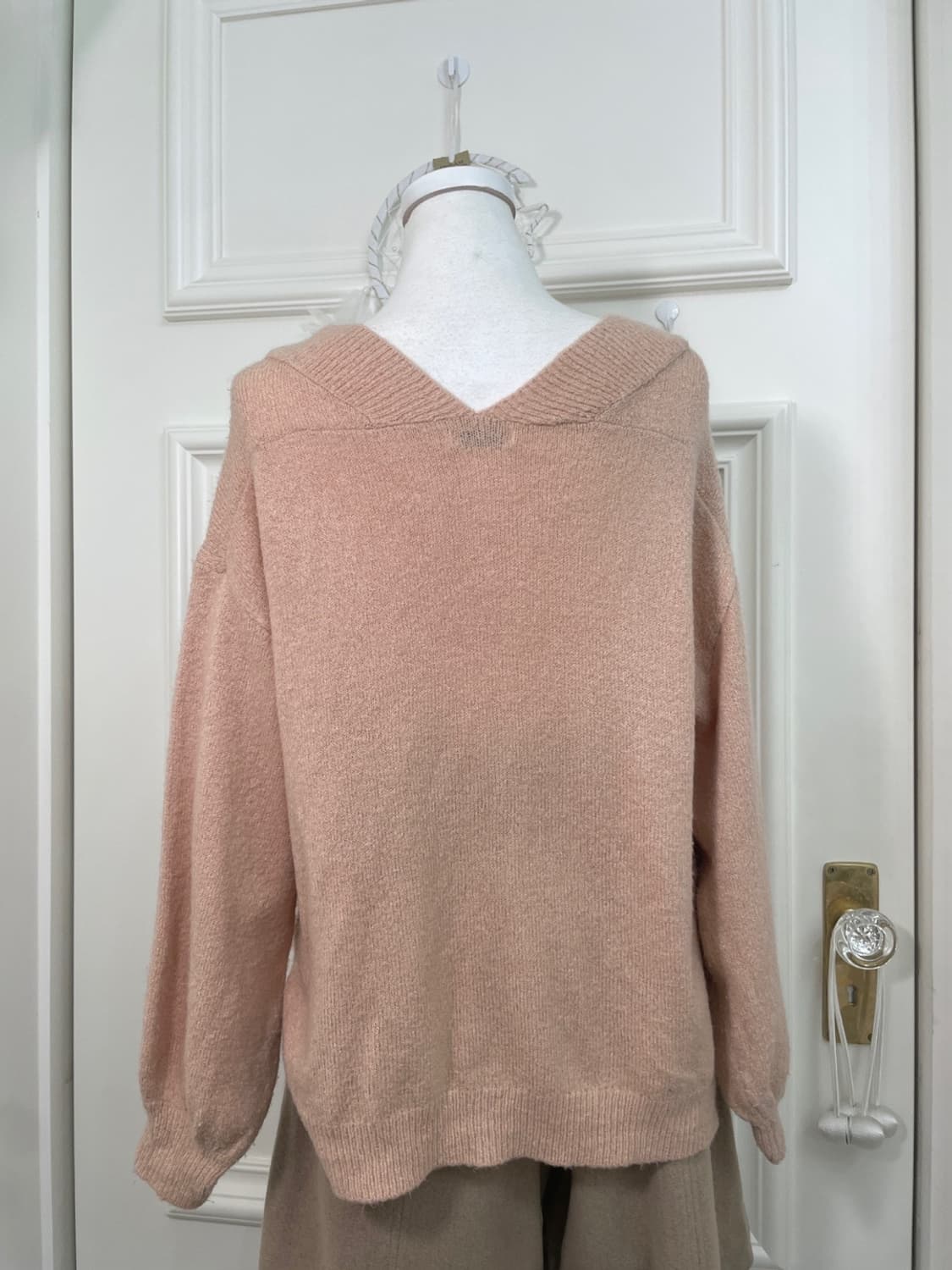 EARTH pink beige v-neck soft knit top 상품이미지4