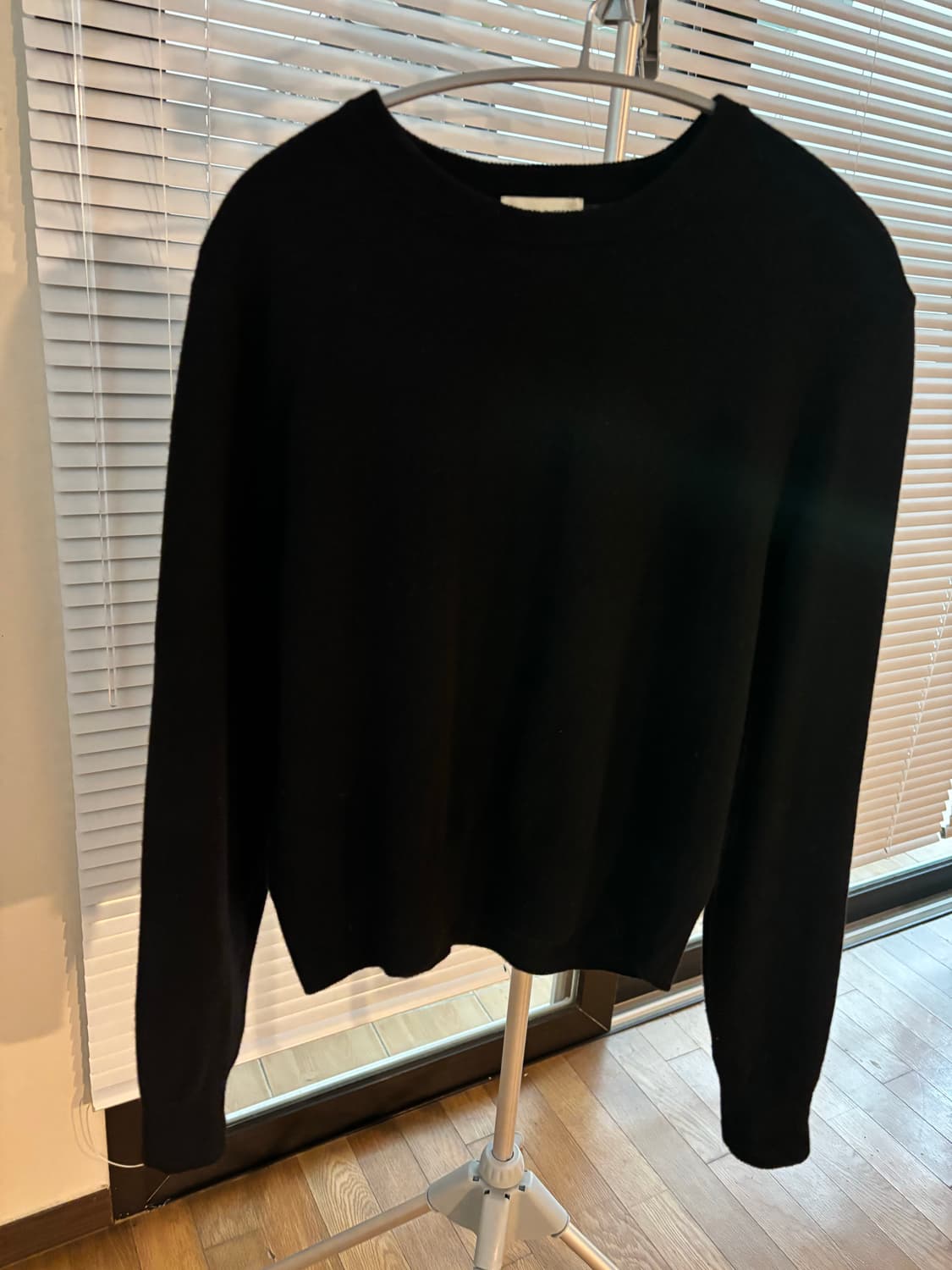 파사드패턴 캐시미어 라운드 니트 블랙 상품이미지5