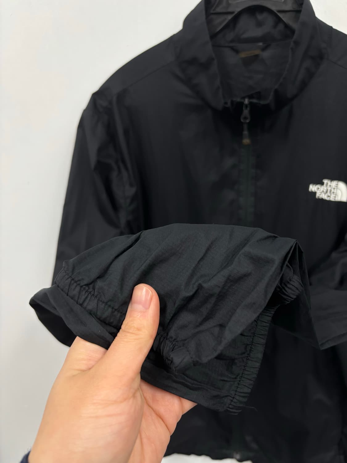 노스페이스 우먼 윈드브레이커  상품이미지4