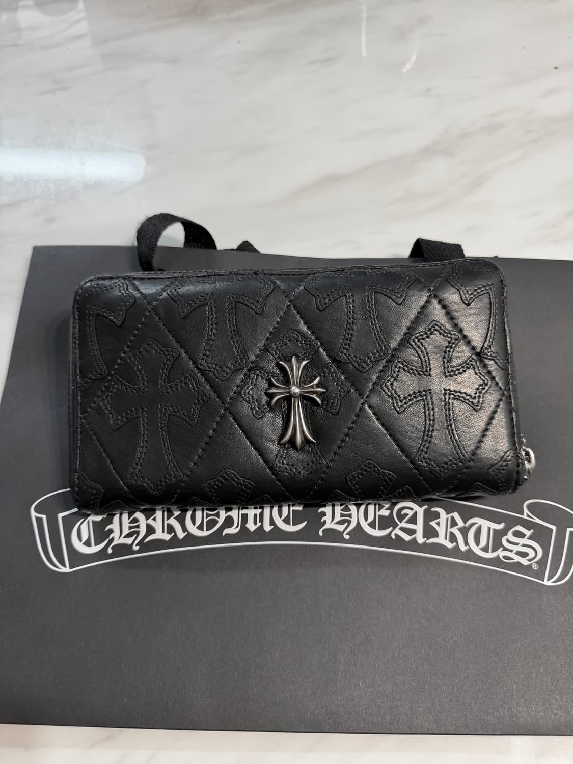 크롬하츠 레더패치 세메터리 크로스 참 장지갑 상품이미지1