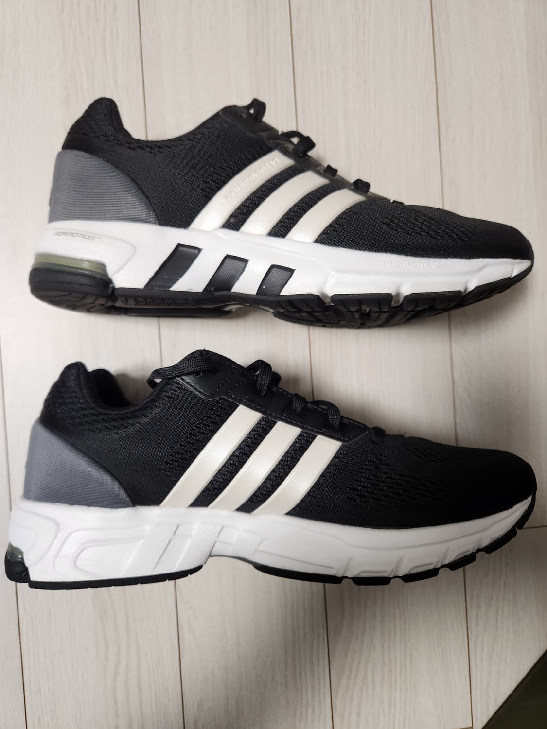 새상품급) 아디다스 운동화 이큅먼트 10 EM B96491 러닝화 사이즈 상품이미지6