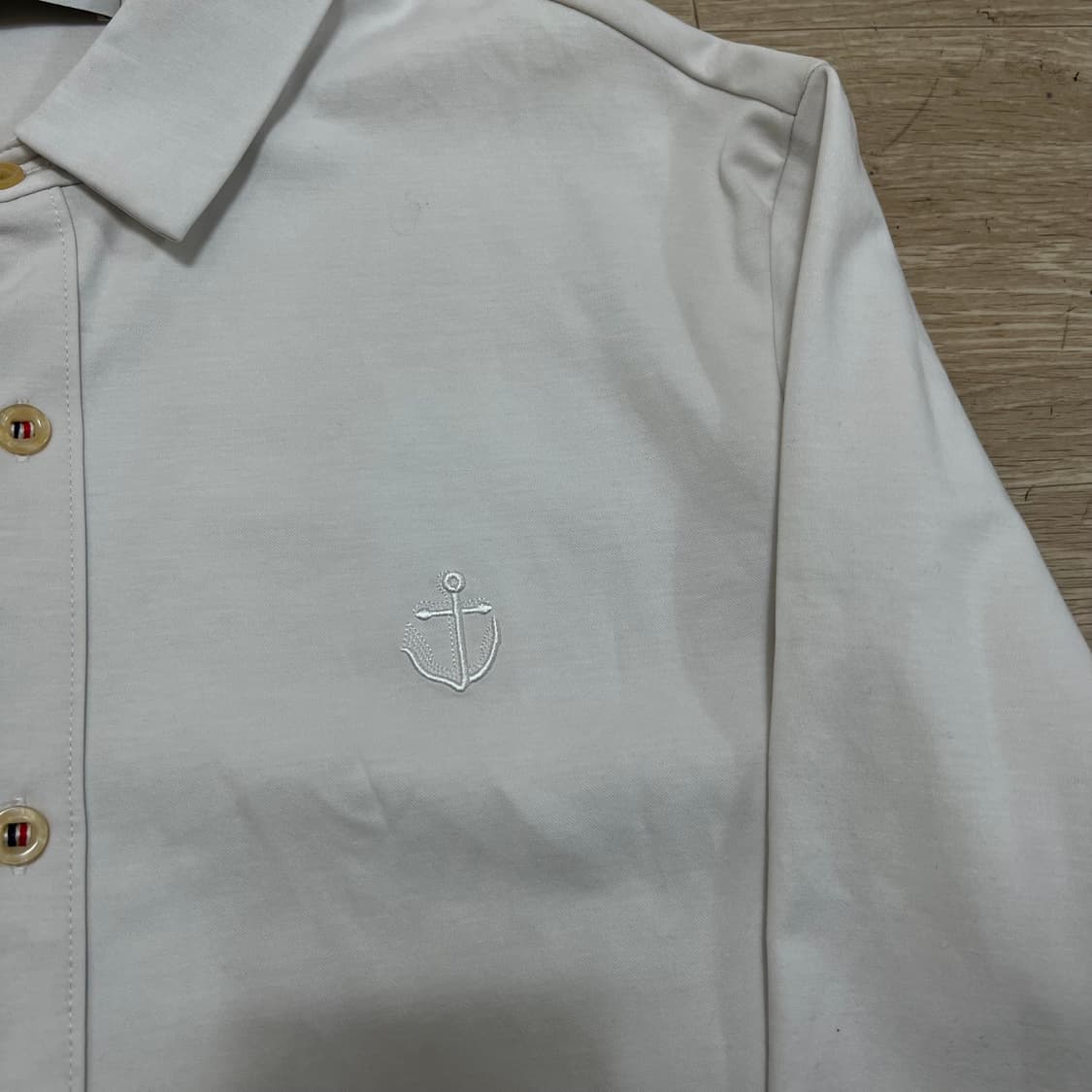 톰브라운 앵커 로고 라운드햄 옥스퍼드 긴팔 셔츠 [화이트] 2사이즈 상품이미지4