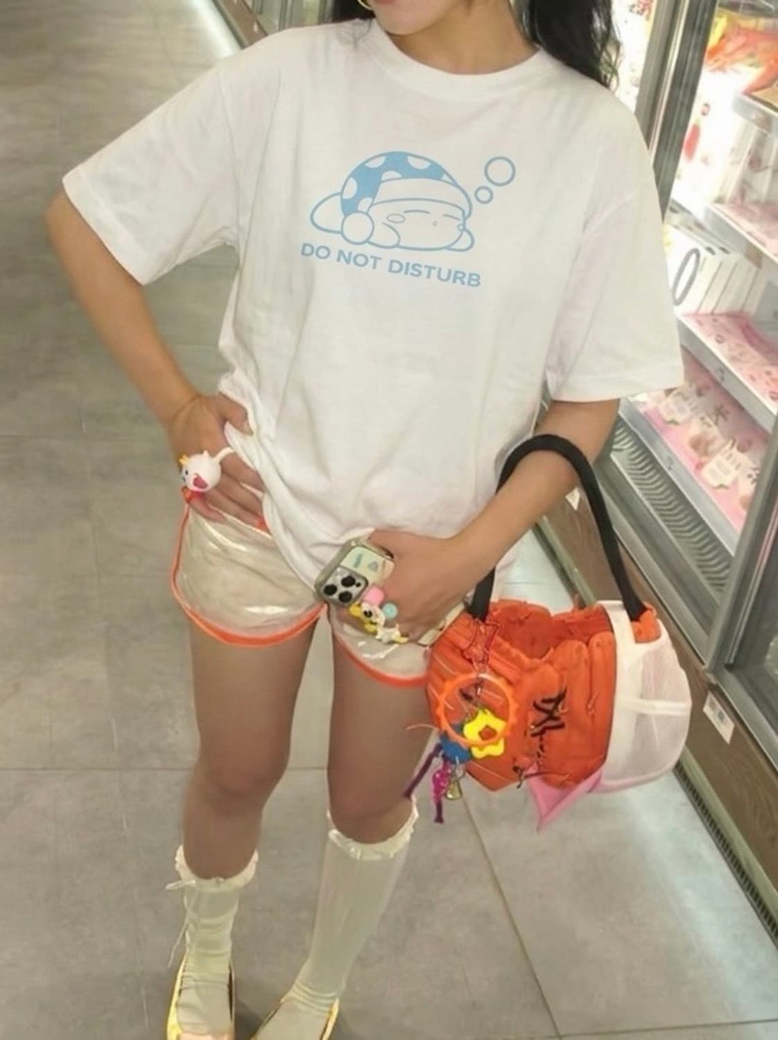 별의커비 오피셜 그래픽 반팔 티셔츠 상품이미지1