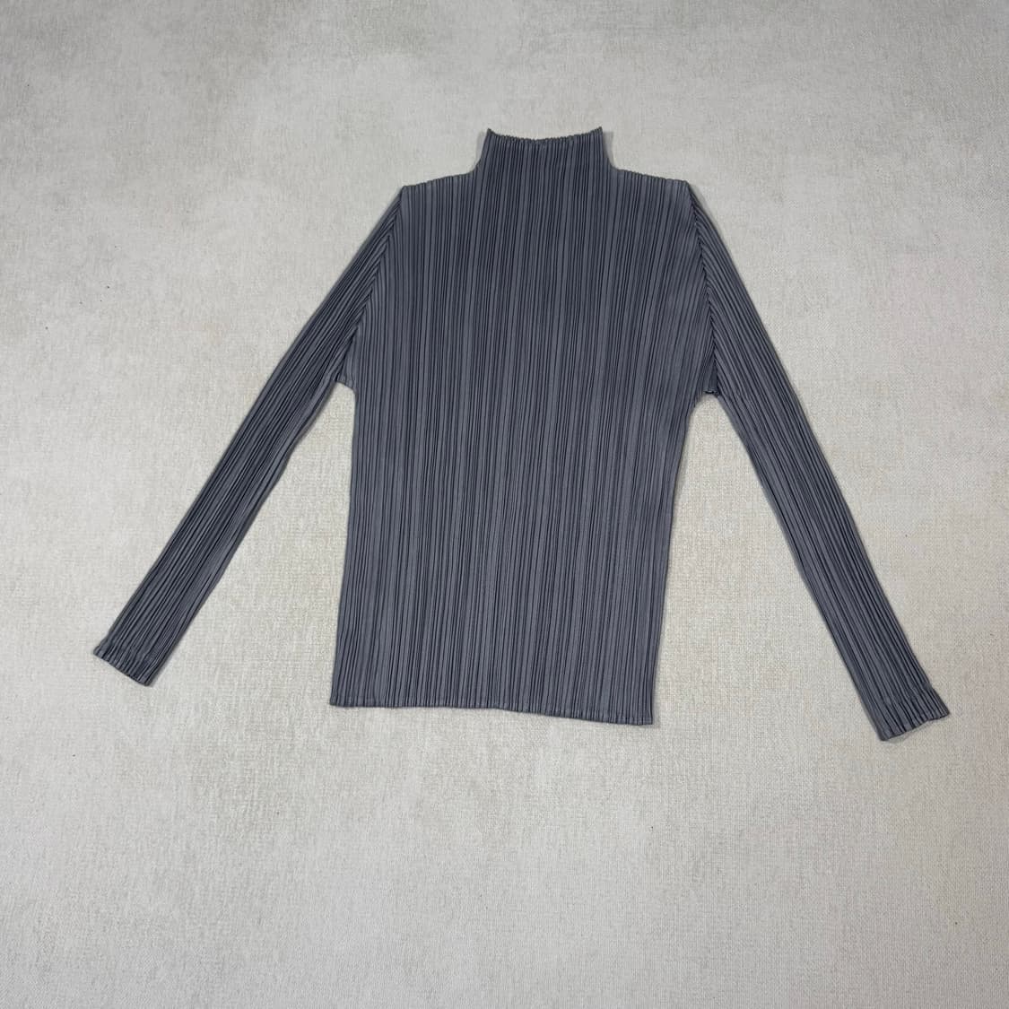 Pleats Please Gray Long Sleeve Top 상품이미지2