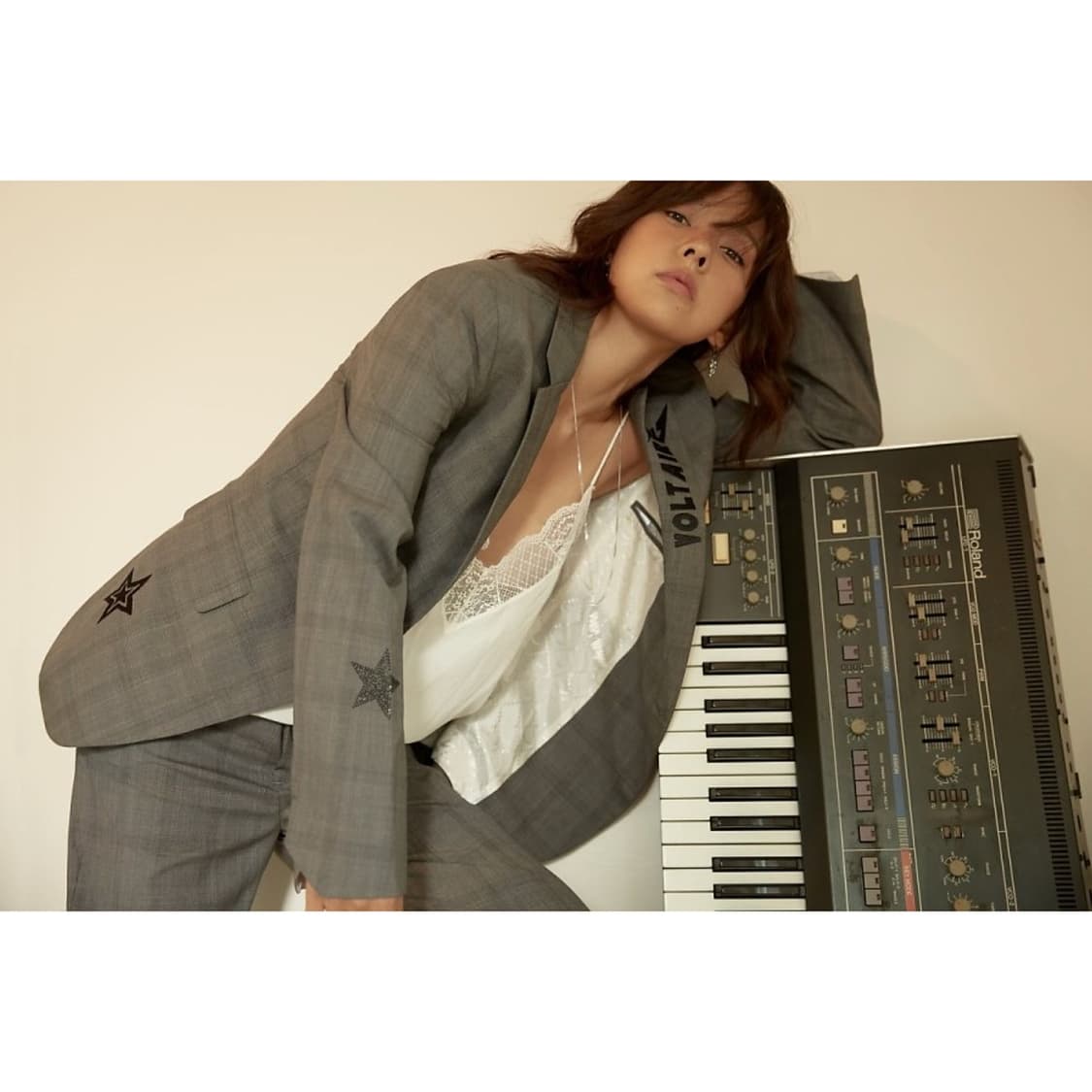 쟈딕앤볼테르 체크 자수 블레이저 상품이미지2