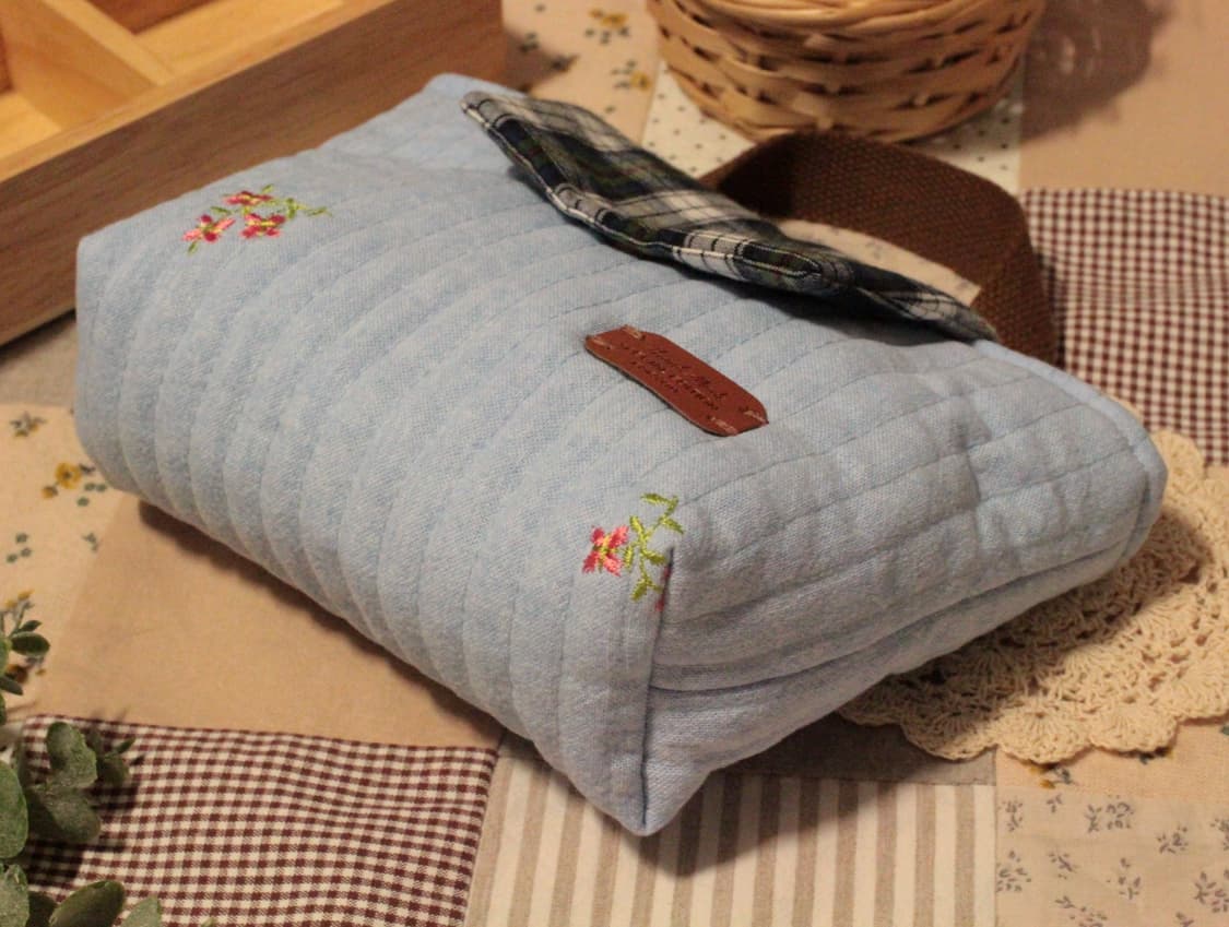 핸드메이드 블루 누빔 손잡이 파우치 상품이미지4