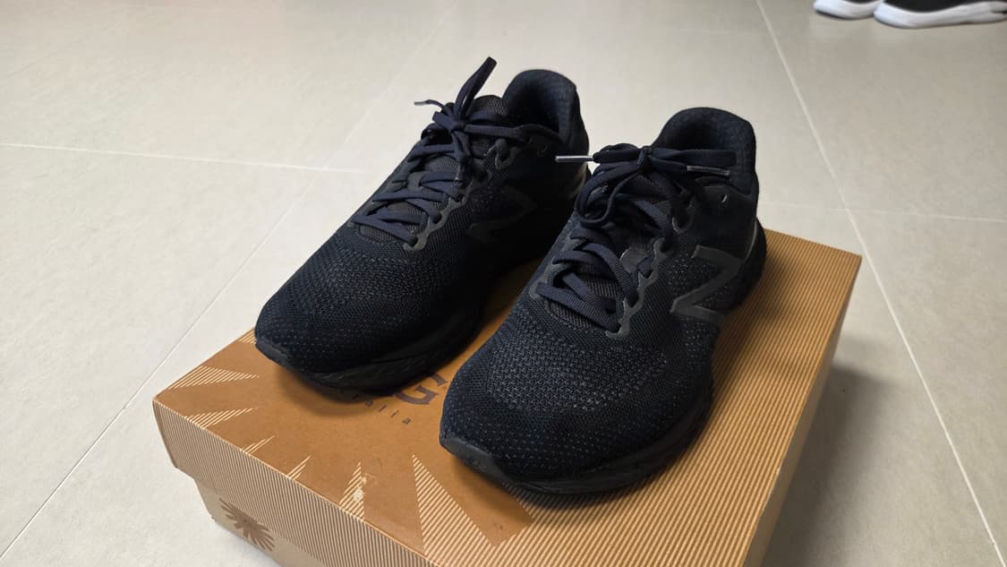 뉴발란스 880 프레쉬폼 X 트리플 블랙 상품이미지3