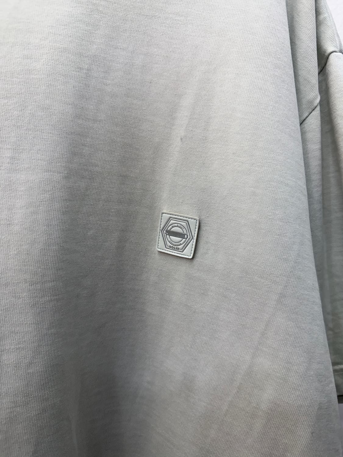 정품) 솔리드옴므 24ss 백로고 반팔 티셔츠 48 상품이미지3