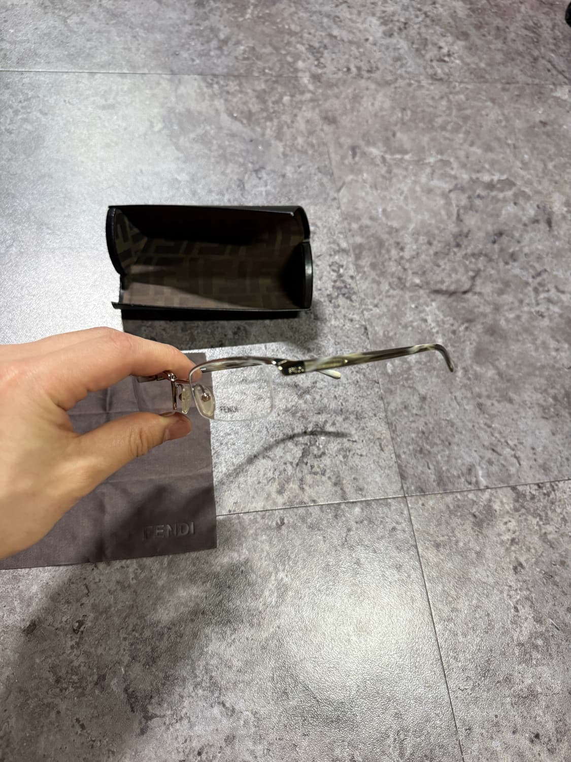 펜디 반무테 풀박스 상품이미지3