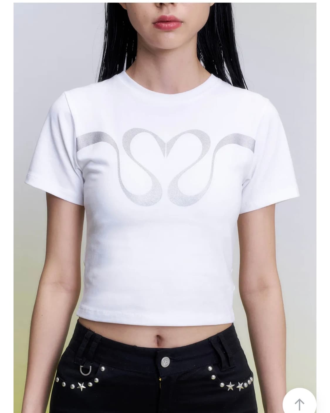 일리고 시그니처 하트 크롭 티셔츠 반팔 상품이미지1
