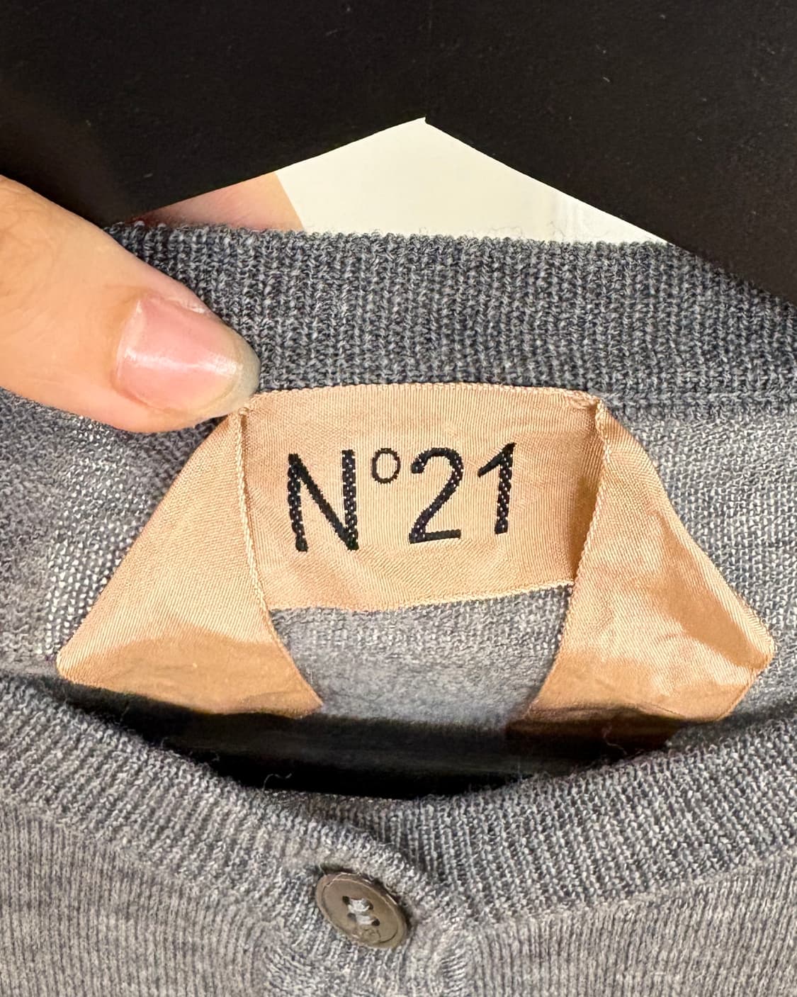 N21 그레이 바텀 로고 버진울 가디건 상품이미지7