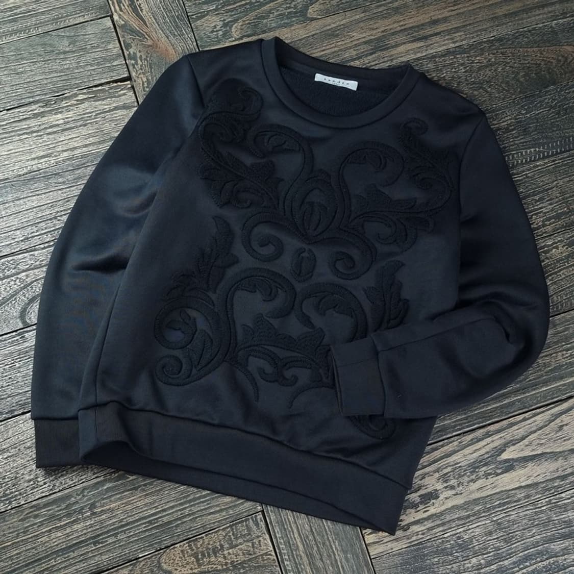 [산드로] 바로크 패턴 맨투맨 블랙 M18316 상품이미지1