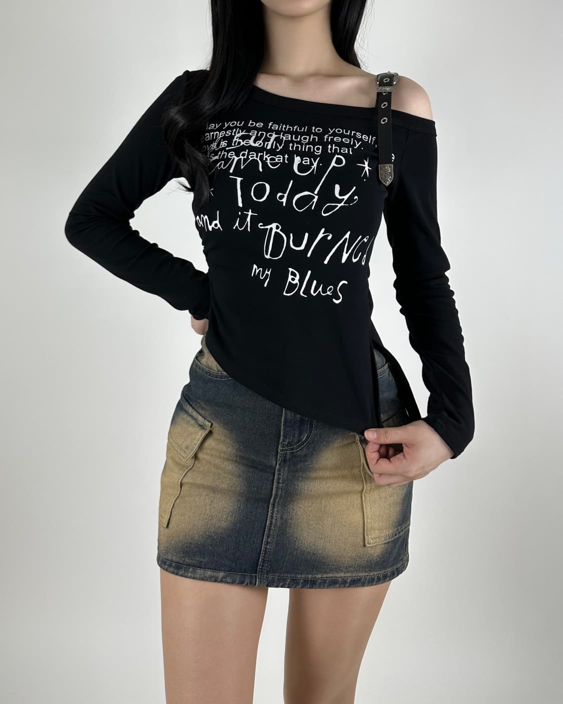 블랙 레터링 언발 긴팔티 상품이미지2