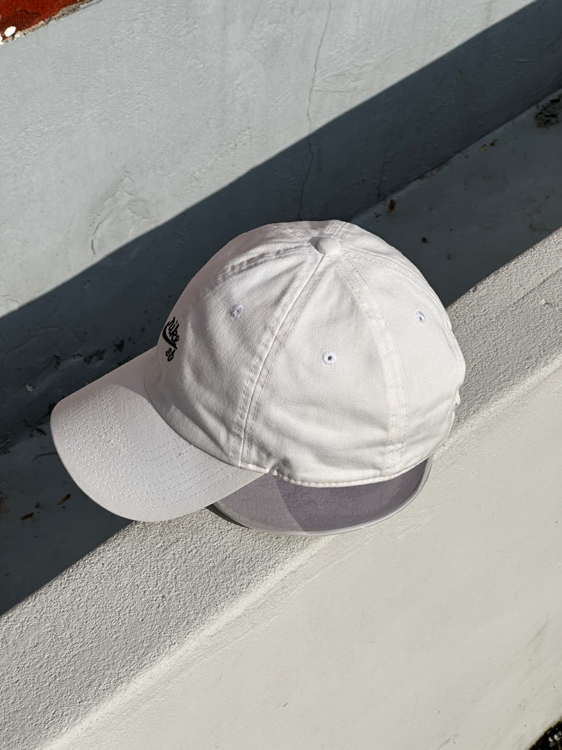 [F] 나이키 SB 로고 화이트 볼캡 모자 상품이미지3