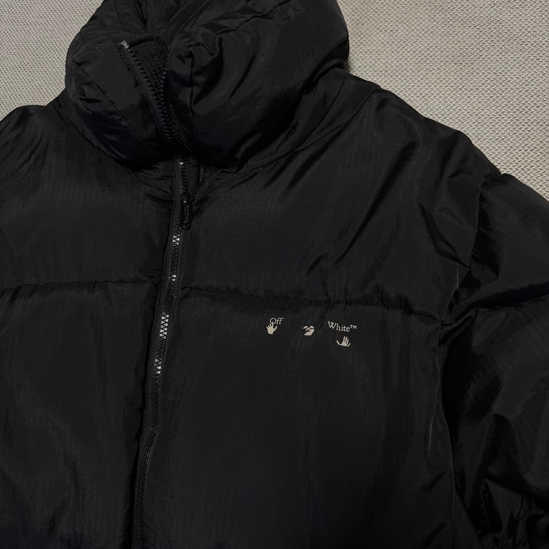 오프화이트 벨티드 세미오버 패딩 점퍼 상품이미지2