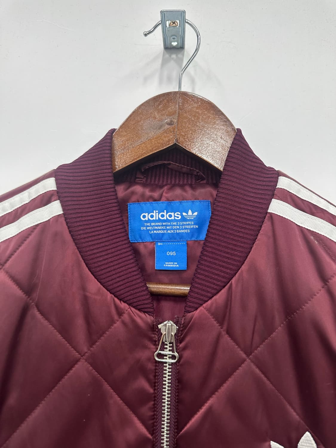 아디다스 버건디 퀄팅 패딩  상품이미지2