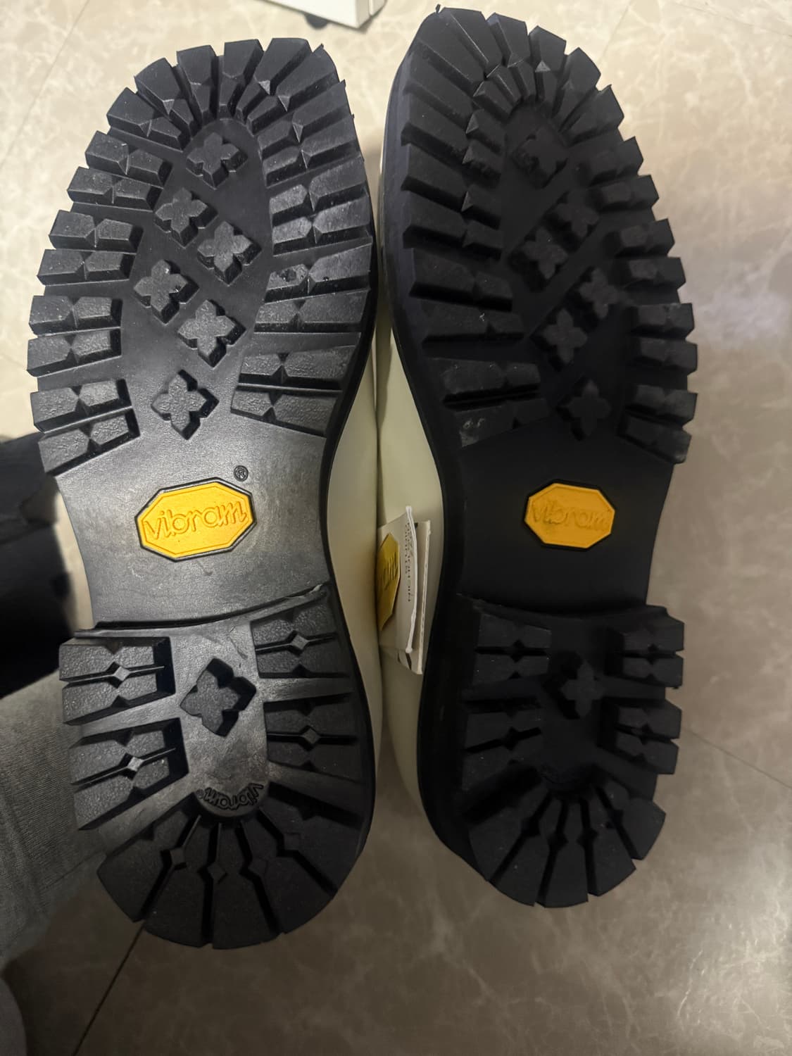 40사이즈 자라 스튜디오니콜슨 로퍼 화이트 비브람 상품이미지4