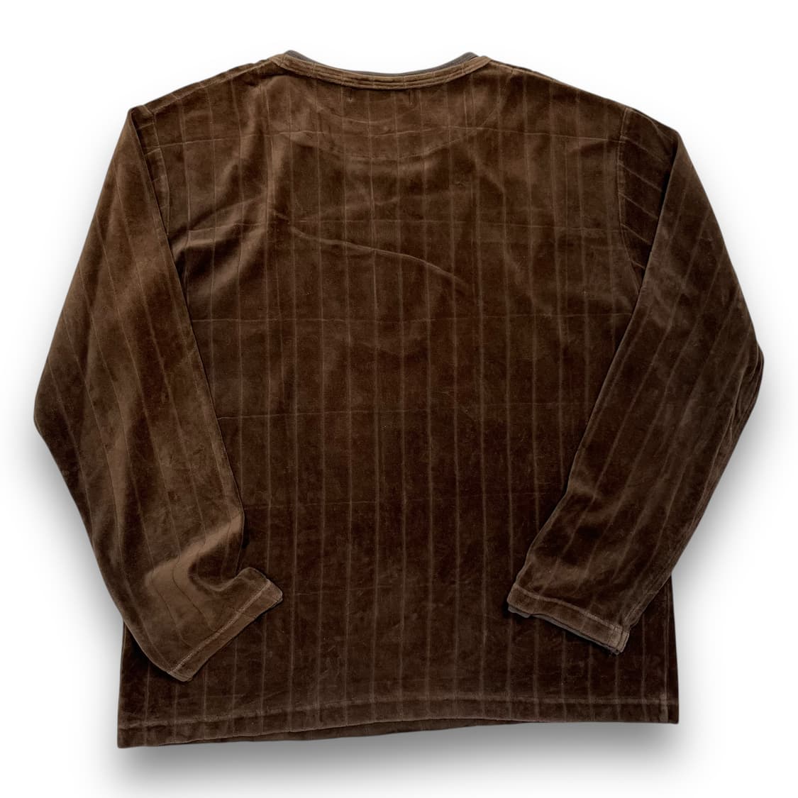 COLLINS Velvet Lettering Long Sleeve 상품이미지3