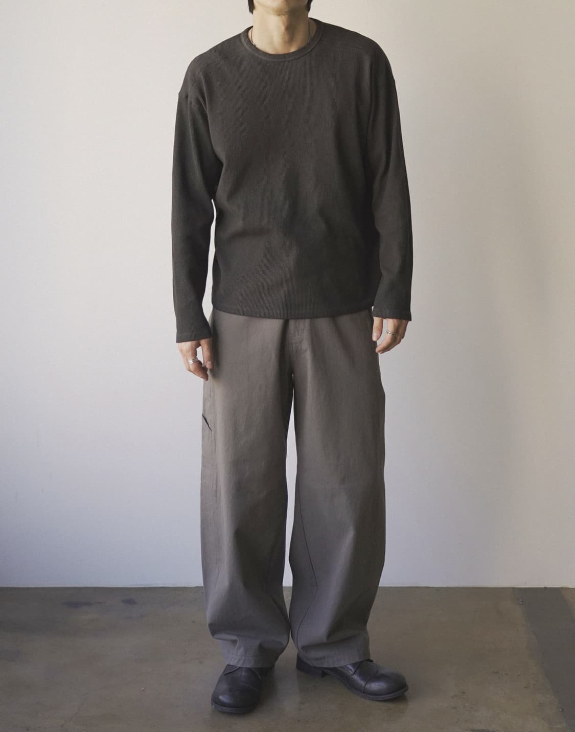 Siiiido 시도 FRONT LINE CURVED COTTON PANT 상품이미지3