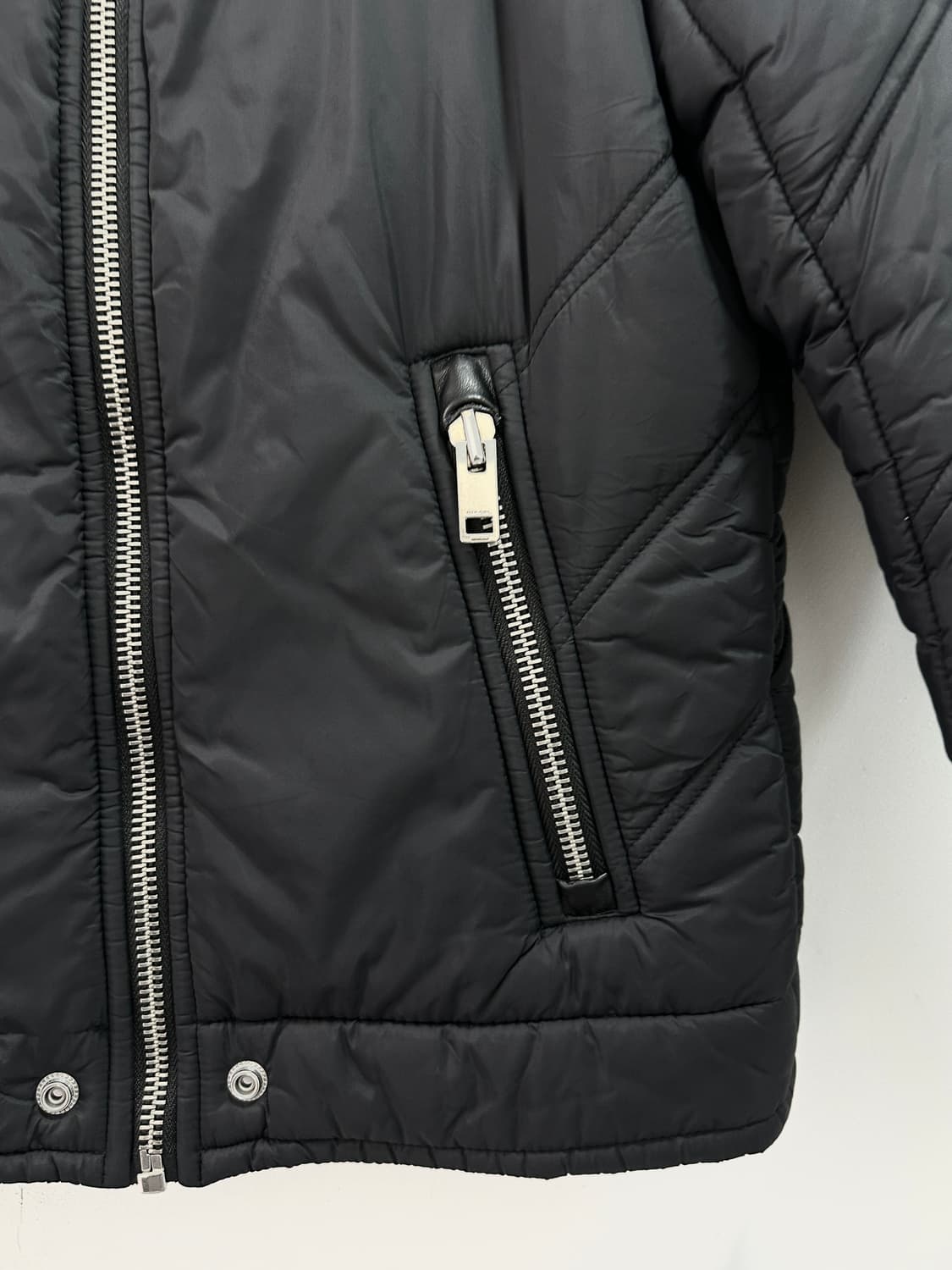Diesel black puffer jacket 상품이미지4