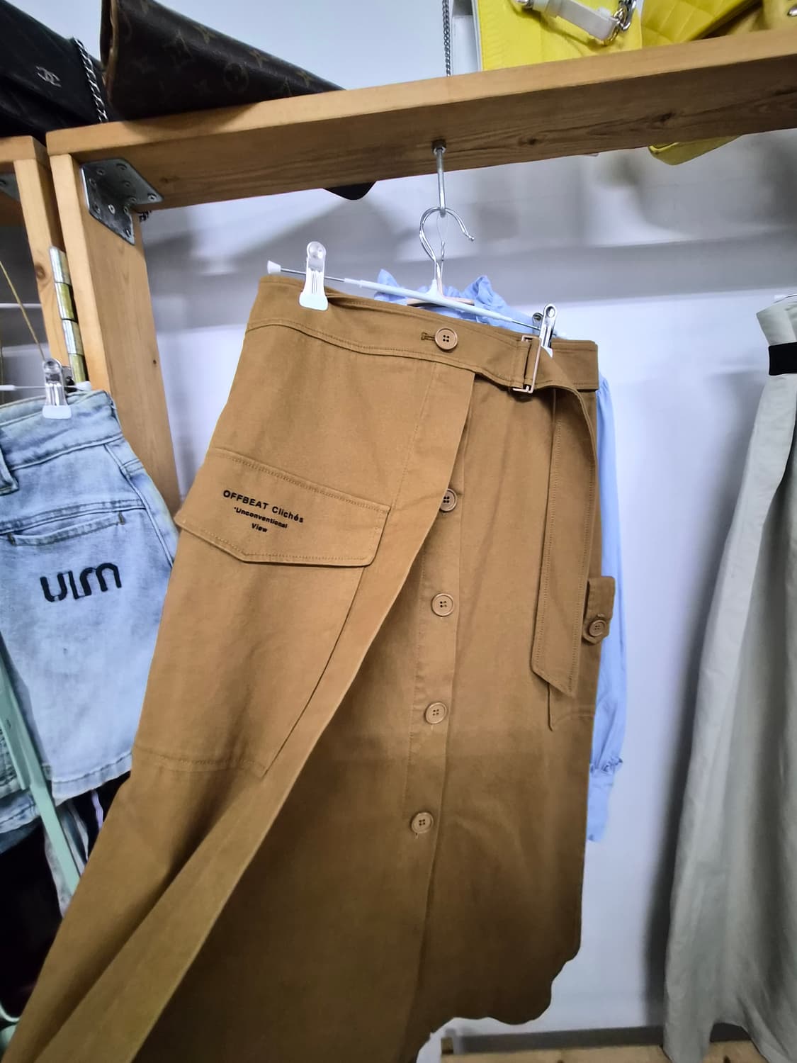 TAV 프릴 스탠드 넥 블라우. 쥬시쥬디 언발 카고 스커트 상품이미지8