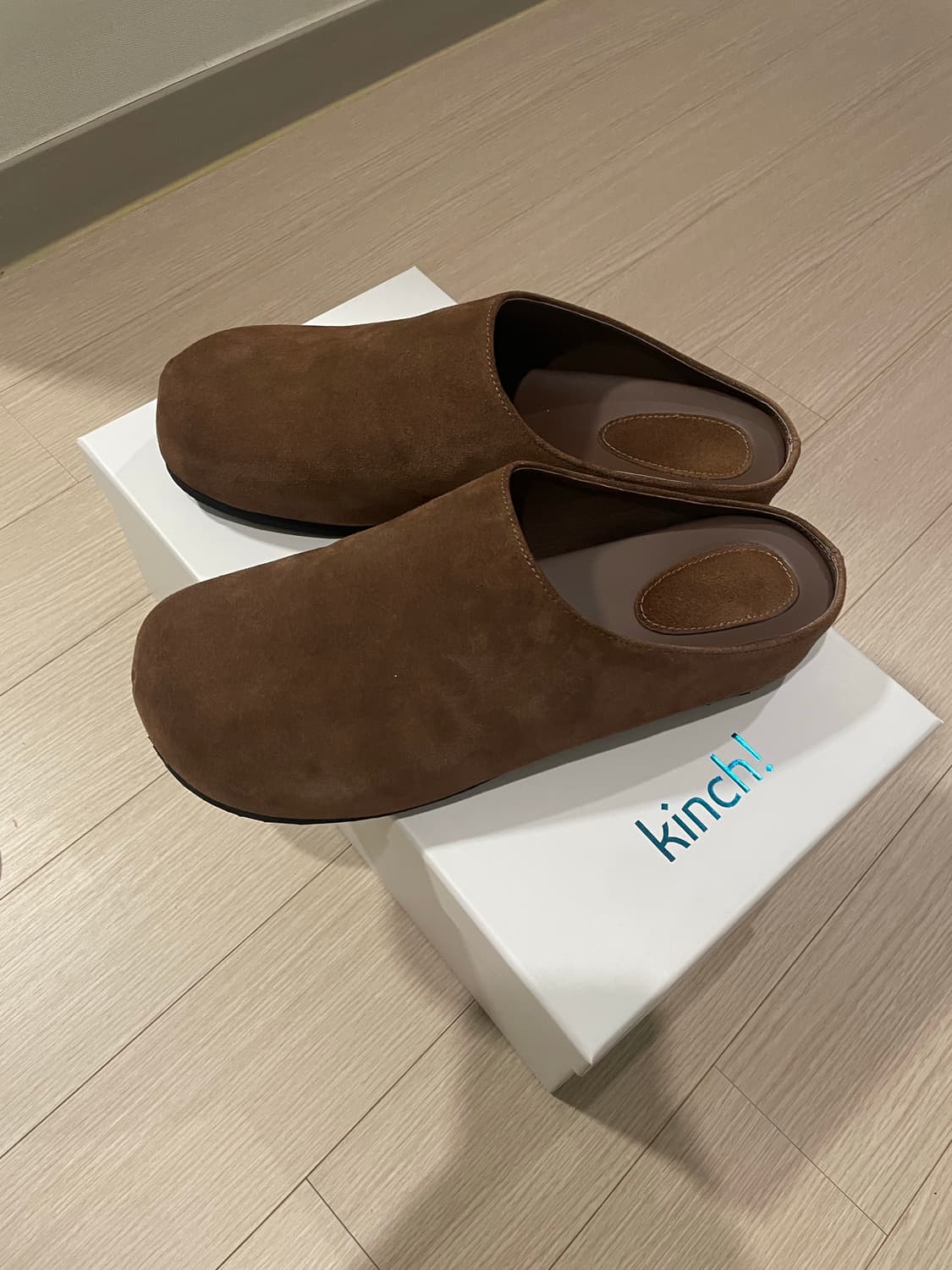 킨치 스웨이드 뮬 슬리퍼 270 상품이미지1