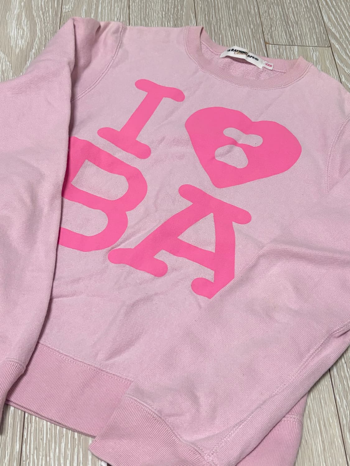 베이프 크롭 핑크 맨투맨  상품이미지1