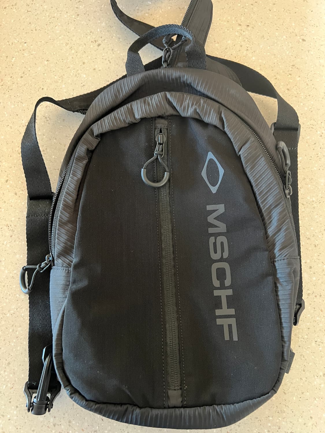 미스치프 슬링백 판매합니다 상품이미지1