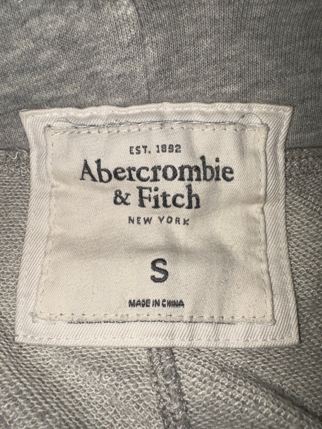 Abercrombie & Fitch 아치형 패치 스웻 하프 팬츠 상품이미지3