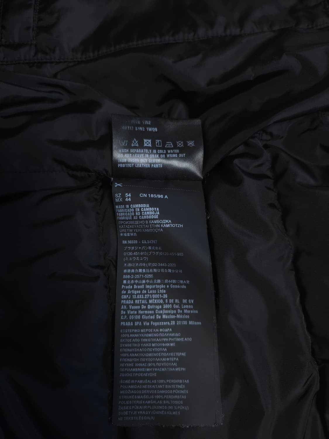 [54] 프라다 리나일론 숏패딩 블랙(SGB112) 상품이미지8