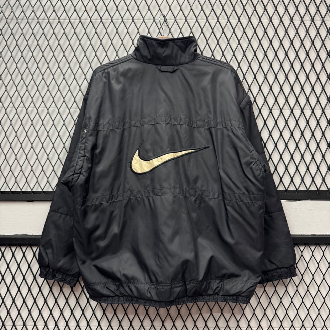 00s 나이키 나일론 점퍼 후면 빅 스우시 로고 포인트 블랙 상품이미지2