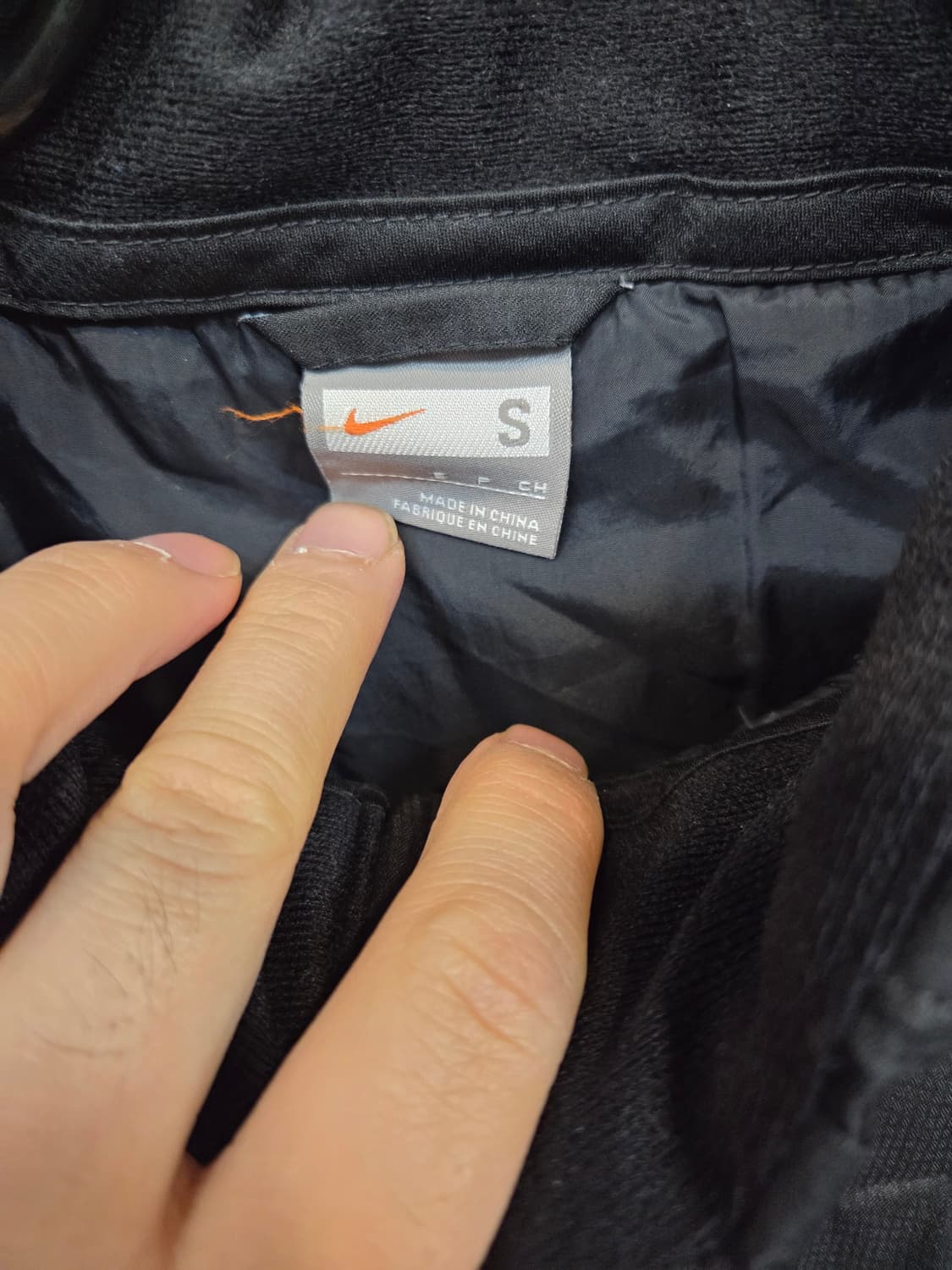 나이키 올드스쿨 맨체스터 유나이티드 경량패딩 s 상품이미지3