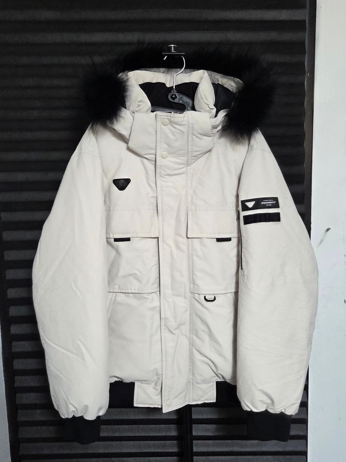 [다이나핏] 스노우 레오 덕다운 패딩 판매합니다. 상품이미지1