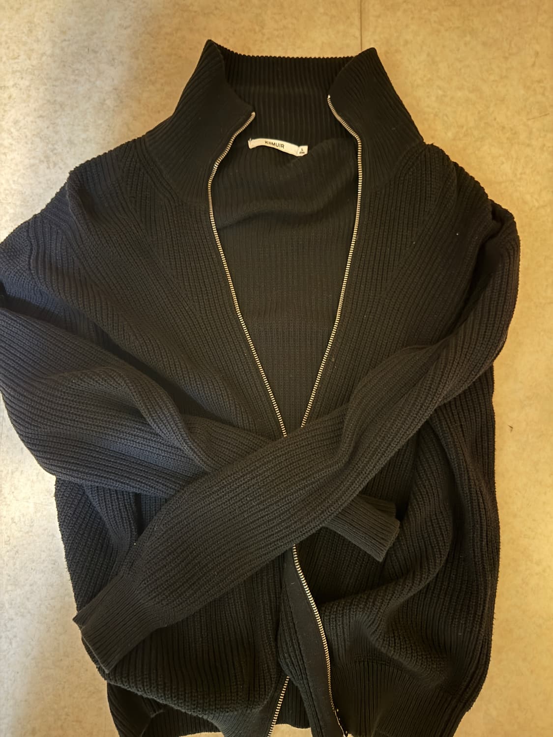 블랙 니트집업 판매합니다.  상품이미지1