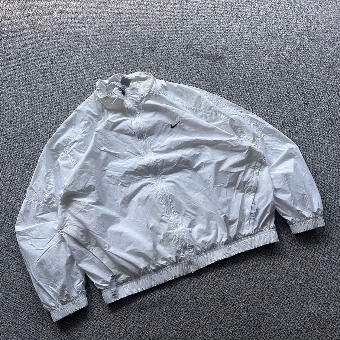 나이키 화이트 바람막이 자켓 상품이미지1