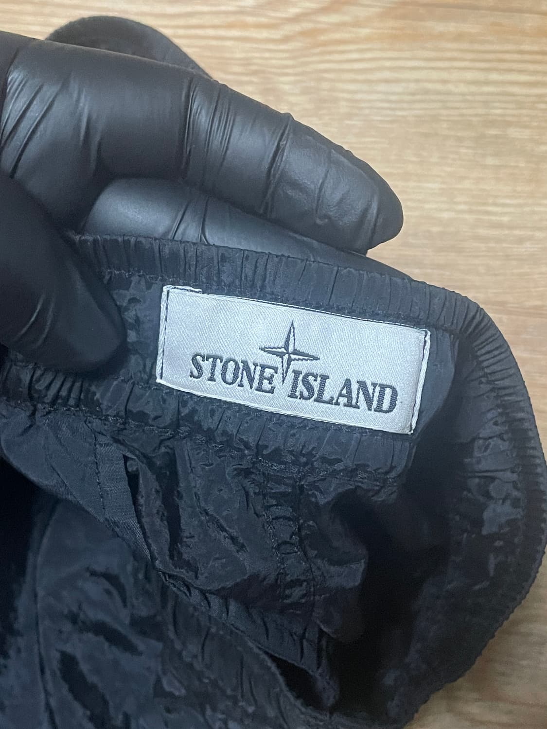 스톤아일랜드 22FW 나일론 버뮤다 팬츠 상품이미지4