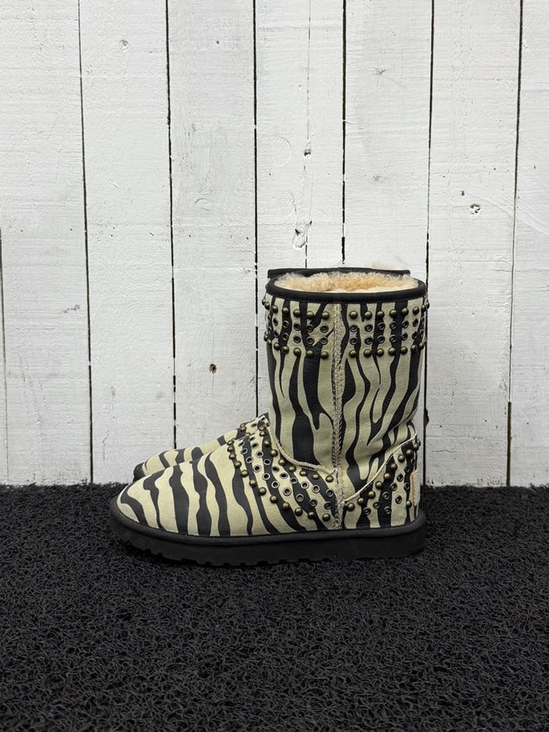 ugg x jimmy choo 상품이미지2