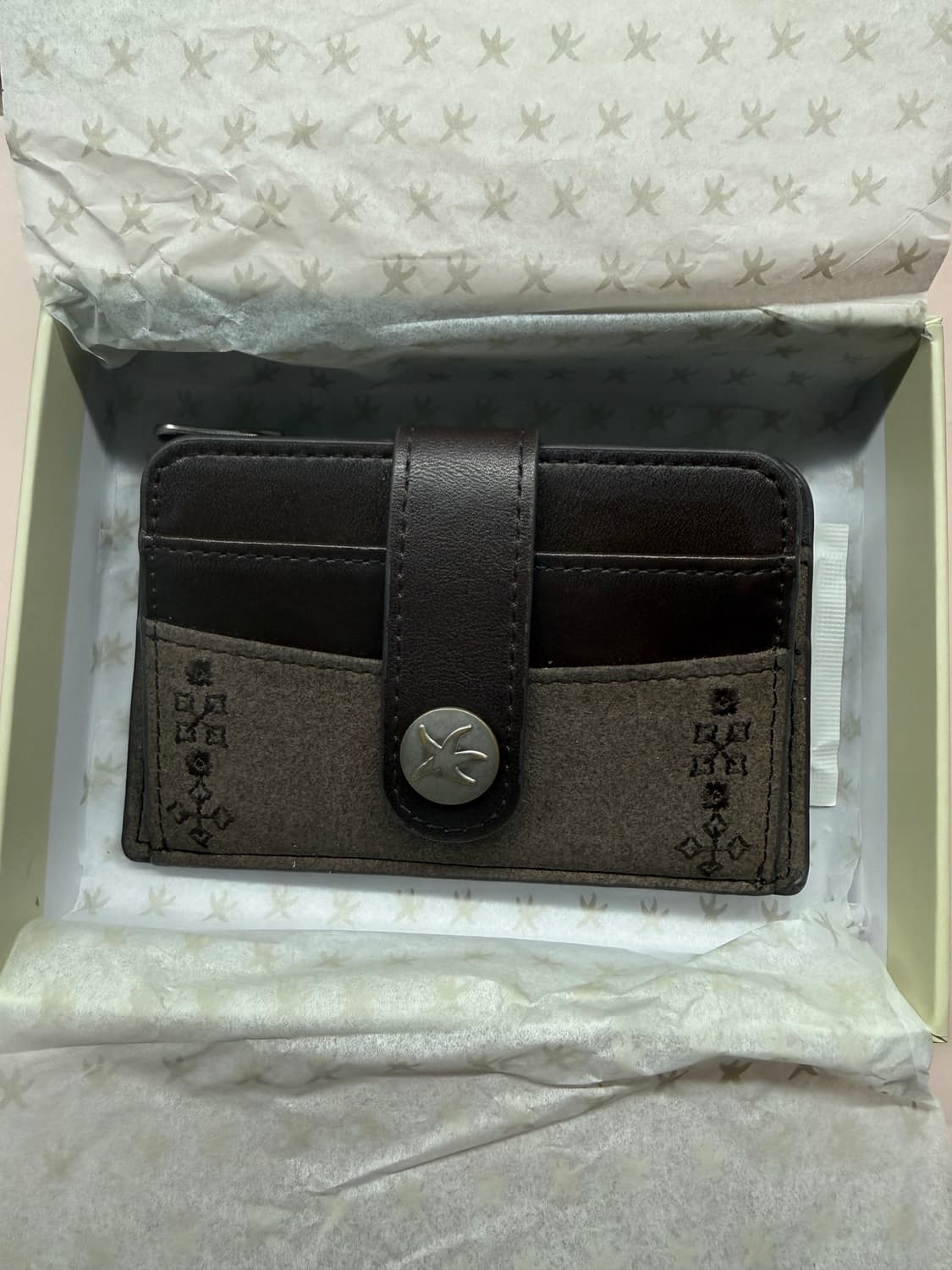 더콜디스트모먼트 스웨이드 버클 카드지갑 브라운 상품이미지1