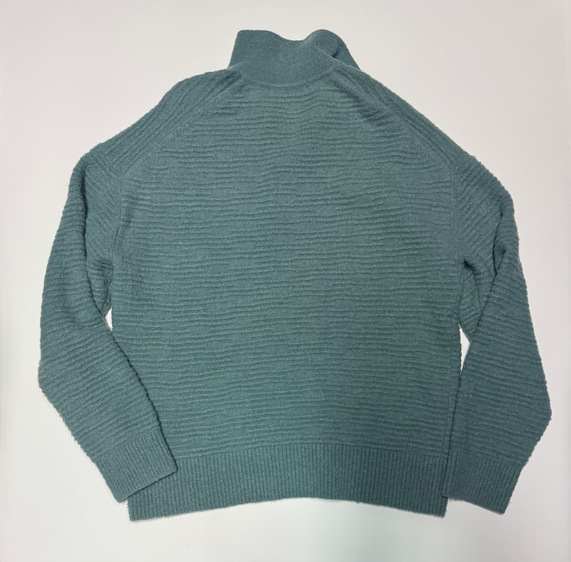 더니트컴퍼니 22시즌 오프넥 오퍼닛 부클 니트 상품이미지2