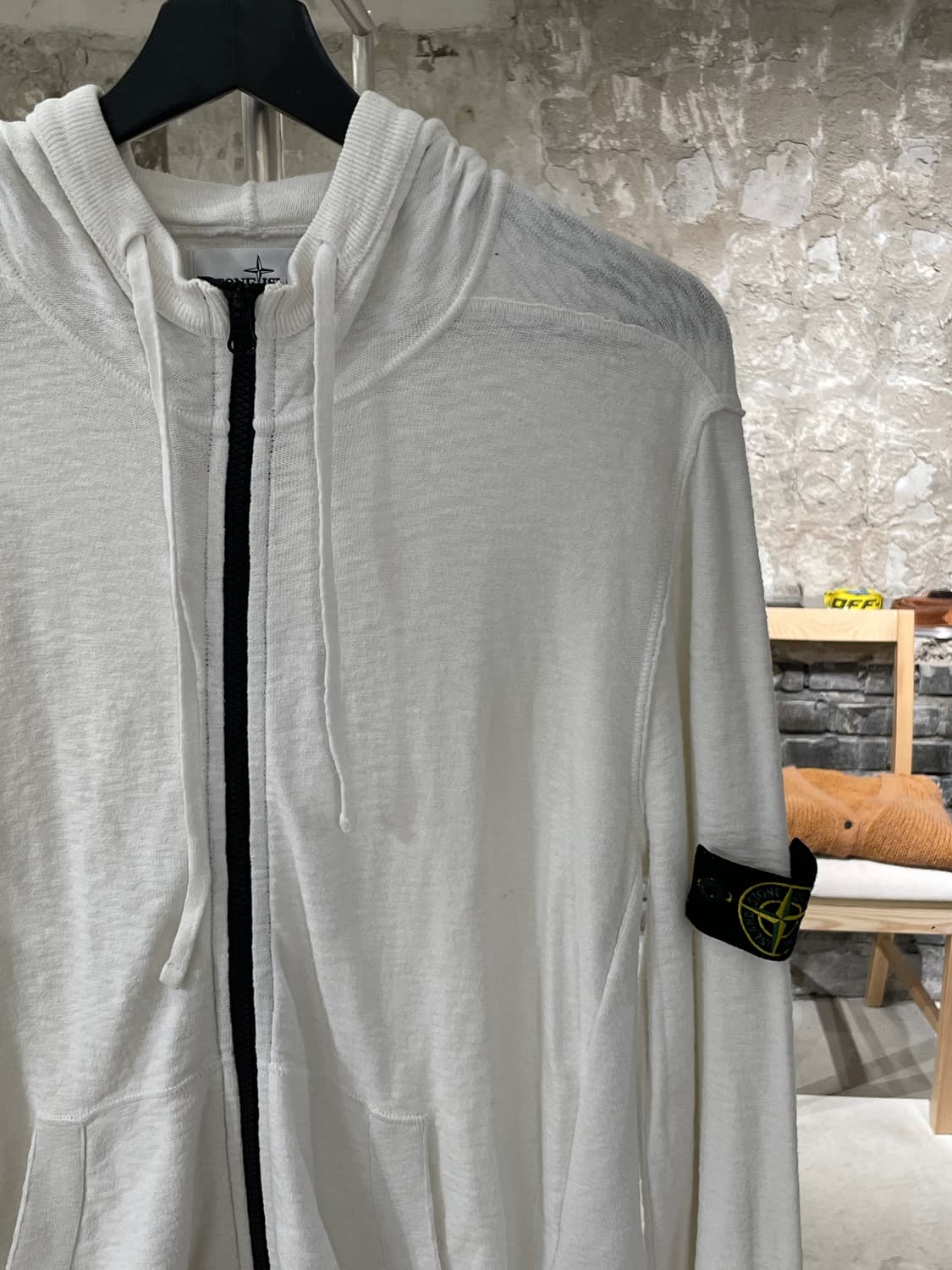 스톤 아일랜드 화이트 와펜 투 웨이 씬 후디 집업 상품이미지3