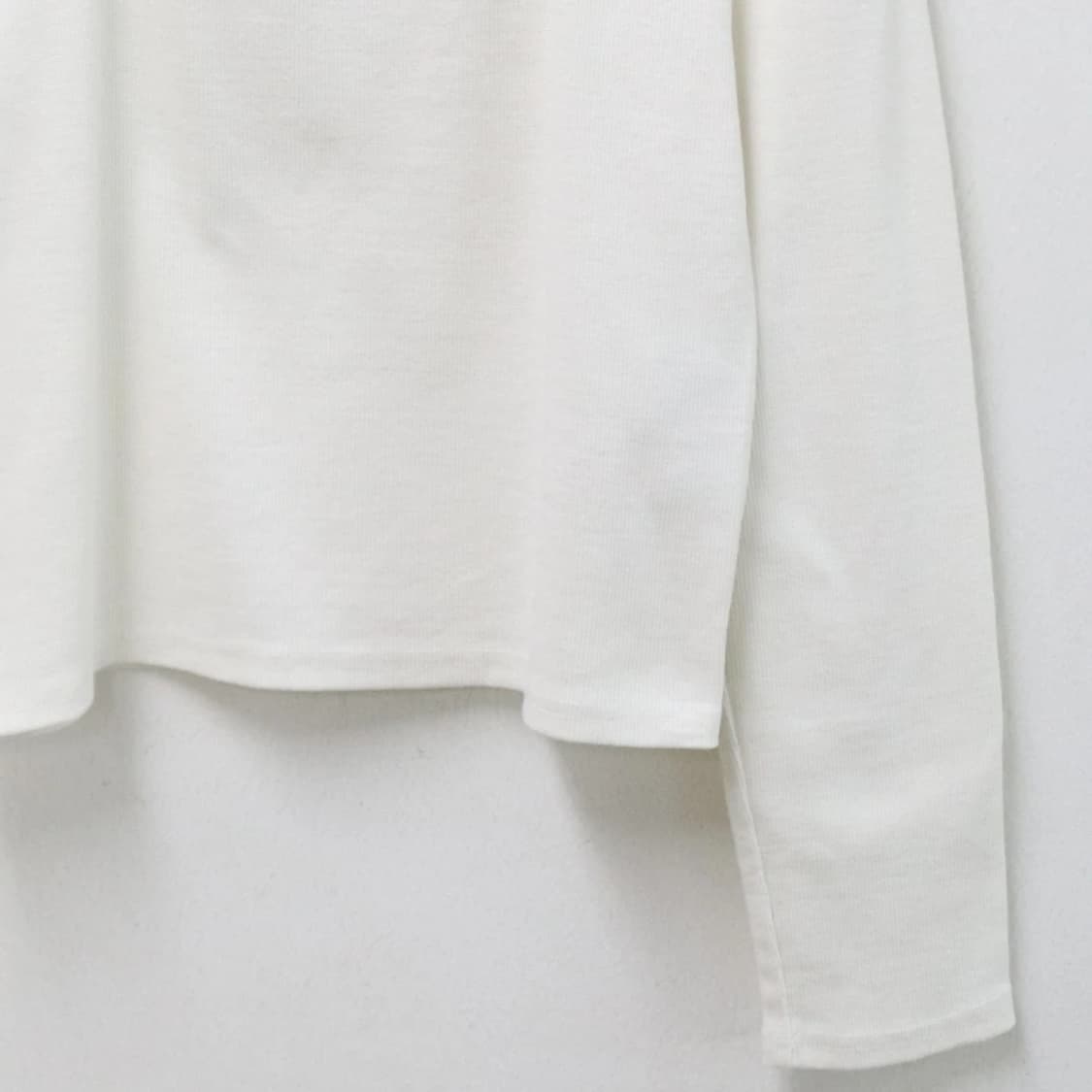 GLAMB 두줄 스퀘어넥 티셔츠 66345 상품이미지4