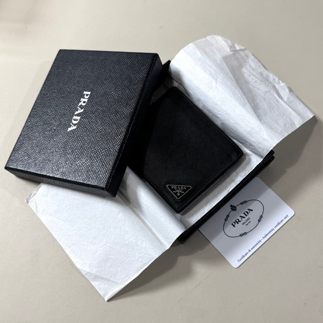 [OS/당일출고]프라다 사피아노 반지갑 상품이미지2