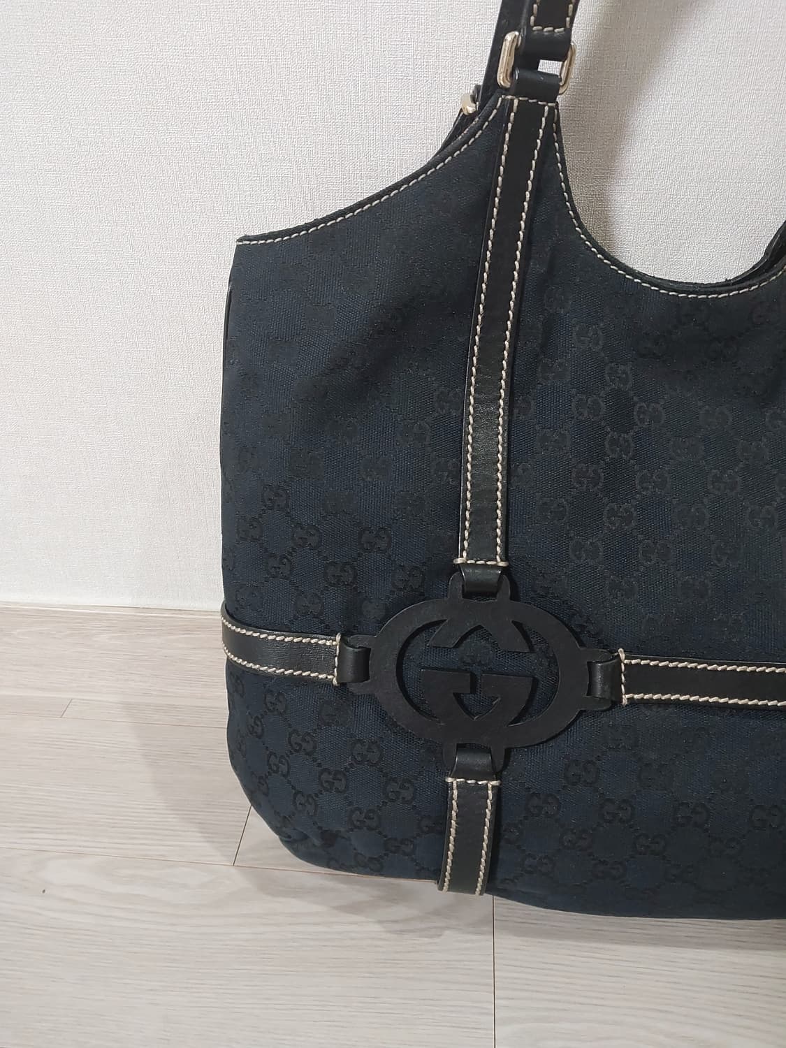 [정품] 구찌 GG로고 자가드 블랙 숄더백 상품이미지3