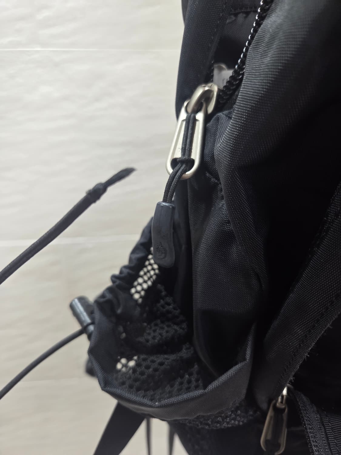 노스페이스 핫샷 블랙 백팩 상품이미지7