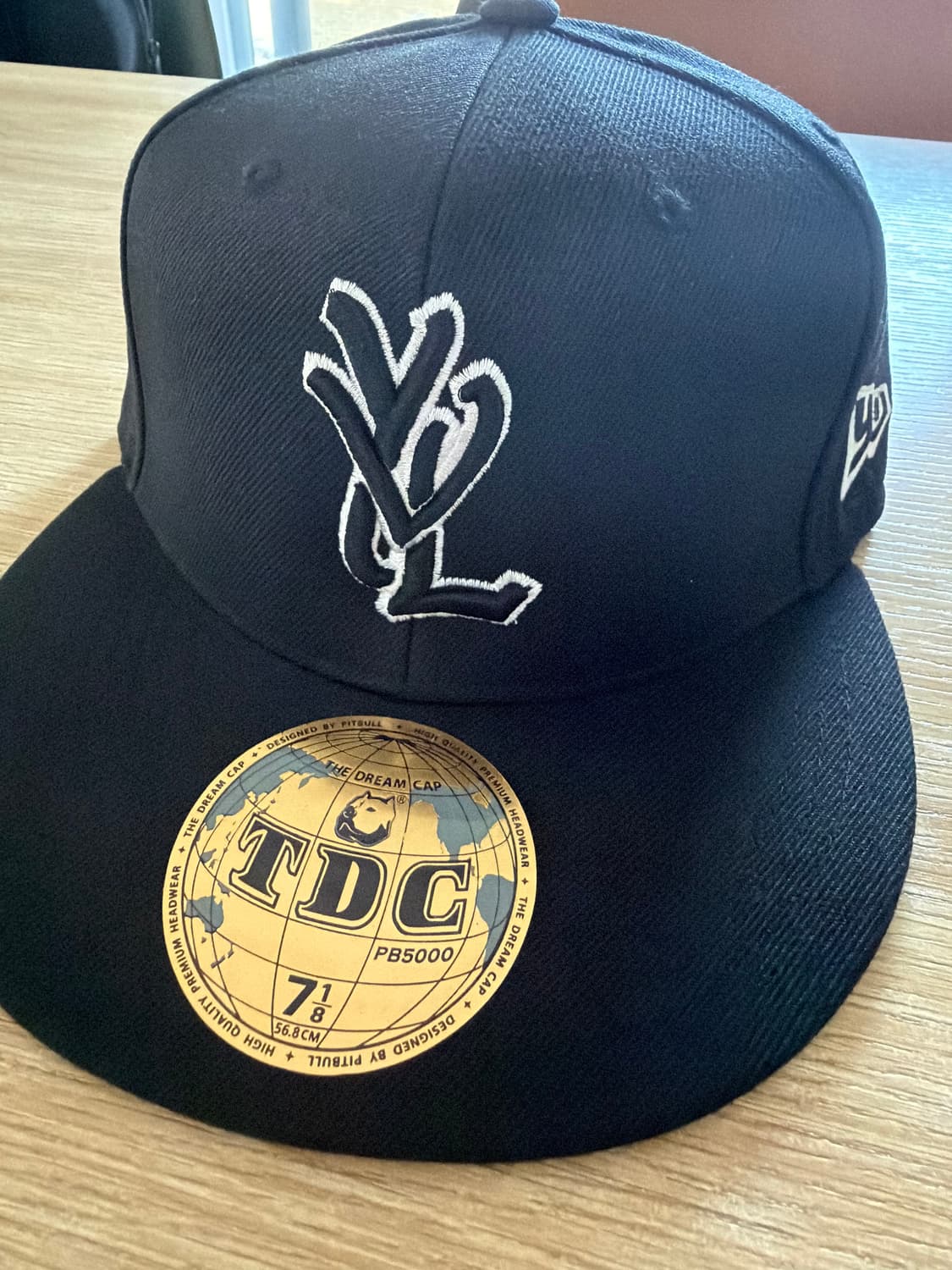 YVL WHITE TRIM ON BLACK 7 1/8 상품이미지1