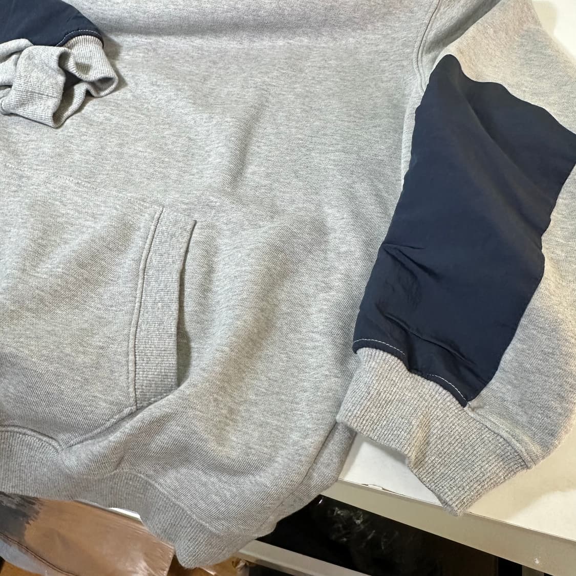 XL 유니폼브릿지 그레이 오버핏 암패치 스웻 후드티 상품이미지3