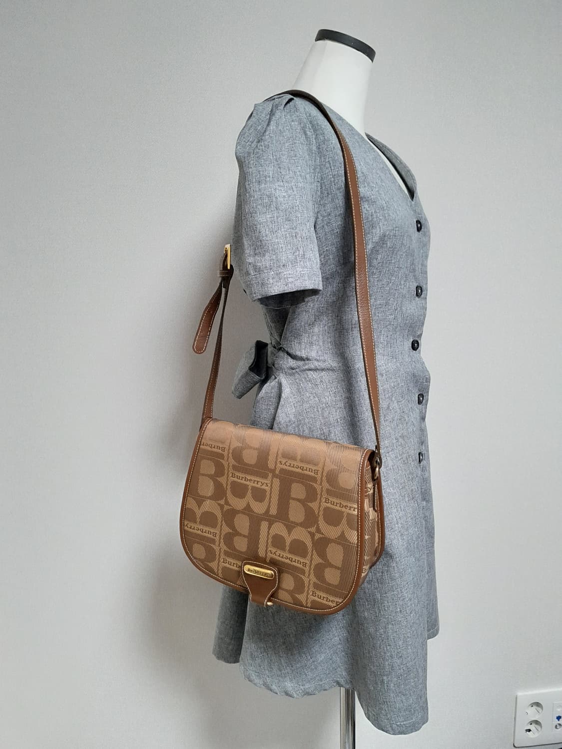 정품 버버리 00's 빈티지 크로스백 상품이미지2