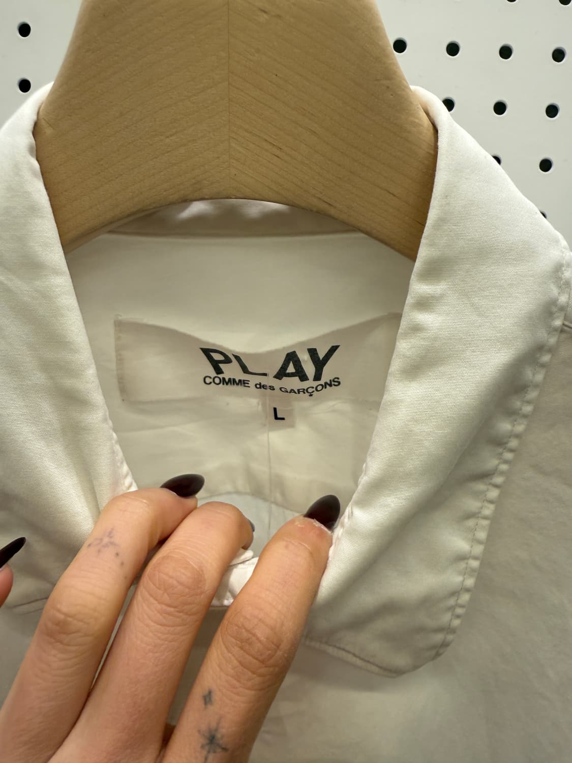 꼼데가르송 레드 와펜 버튼다운 셔츠 U1325 상품이미지5