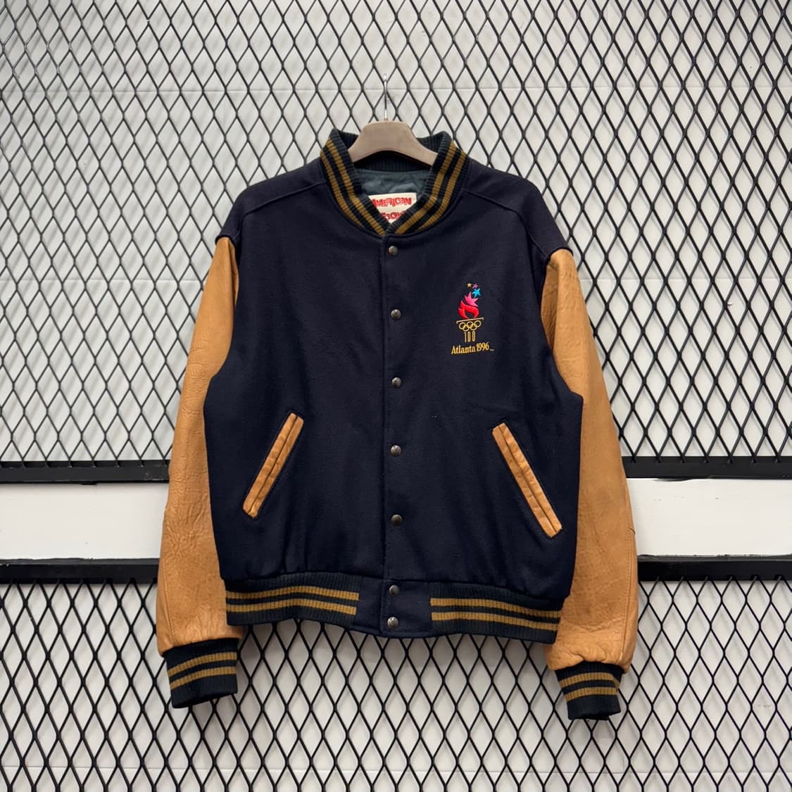 아메리카 툰즈 X 1996 아틀란타 올림픽 바시티자켓 빅로고 디테일 상품이미지1