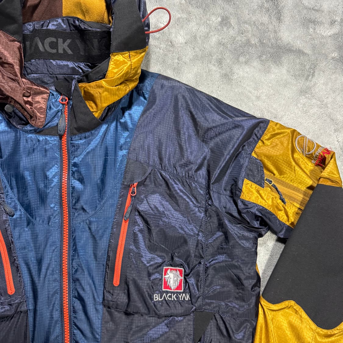 블랙야크 익스트림팩 바람막이  상품이미지2